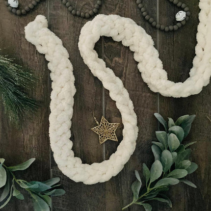 Ashland White Felt Garland 6ft