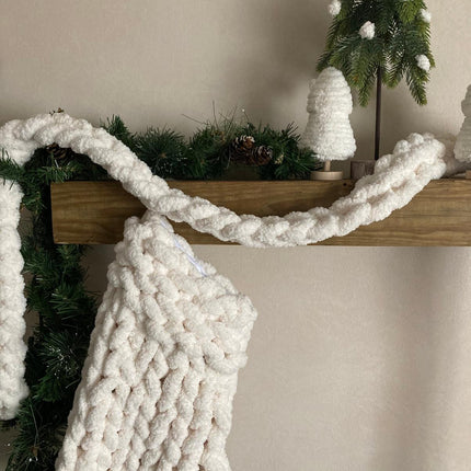 Ashland White Felt Garland 6ft