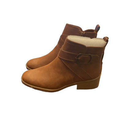 Time and Tru Boots with Comfortable Ankle Size 8