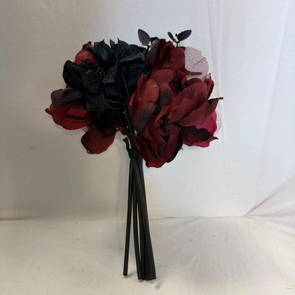 Black and Red Gothic Rose Bouquet Pick 10 in