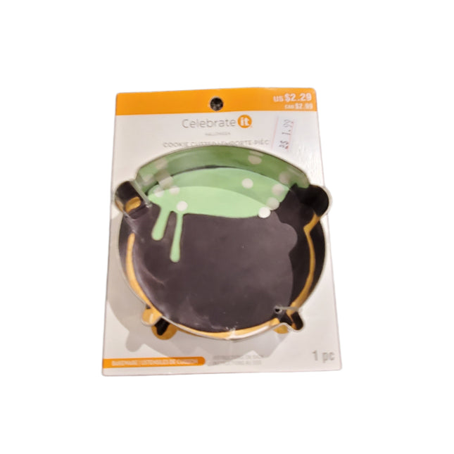 Halloween Cookie Cutter 4x3.25 Inch - Celebrate It
