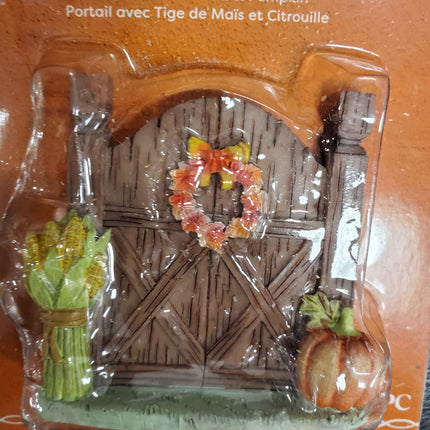 Ashland Mini Decoration Gate with Cornstalk & Pumpkin 3 X 3 in
