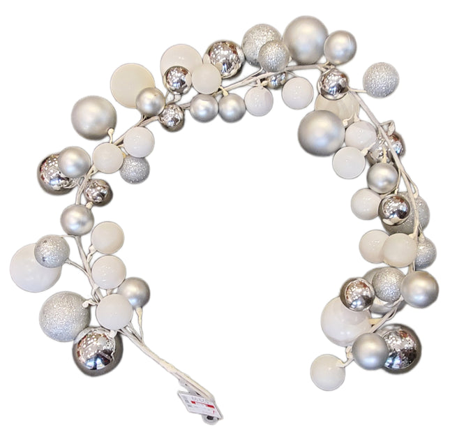 Ashland Christmas Silver and White Balls Garland