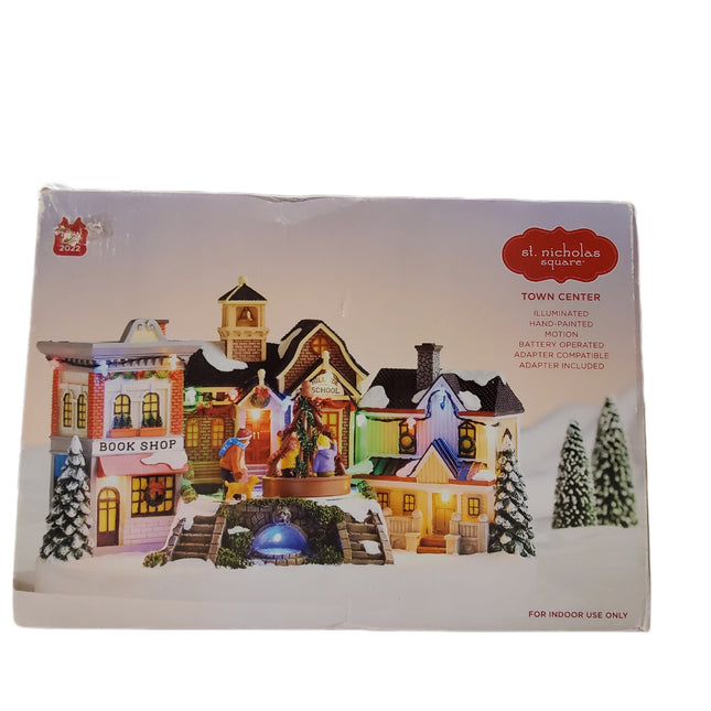 St. Nicholas Square Town Center – Lighted