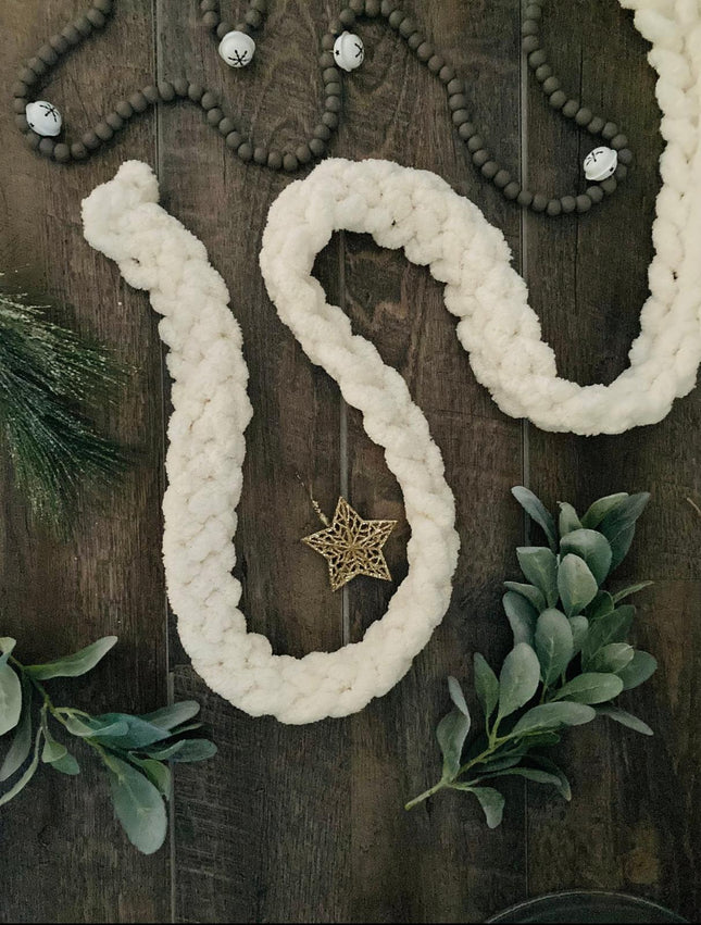 Ashland White Felt Garland 6ft