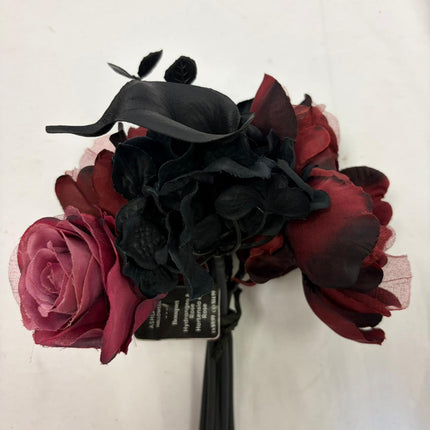 Black and Red Gothic Rose Bouquet Pick 10 in